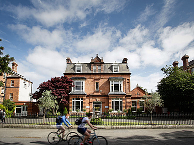 Englisch Sprachreisen nach Dublin zum Zentrum am Palmerston Park 