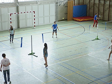 Hallensport in Ferrières, Schüler Sprachreise nach Belgien