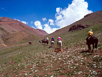 Ausflug in die Berge bei Santiago de Chile, Spanisch Sprachreisen für Erwachsene