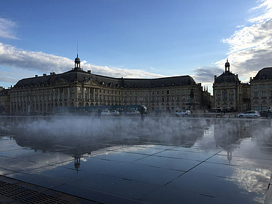 Place de la Bourse, Bordeaux, Französisch Sprachreisen für Erwachsene