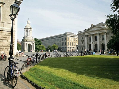 Trinity College Front Square, Englisch Sprachreisen für Schüler