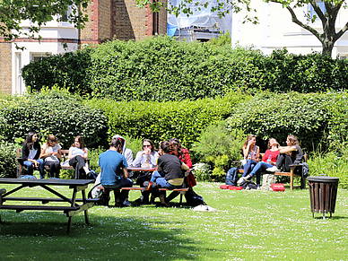 Im Garten der Englisch Sprachschule Eastbourne