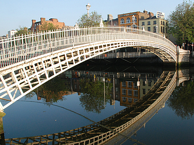 Halfpenny Bridge, Englisch Sprachreisen für Erwachsene