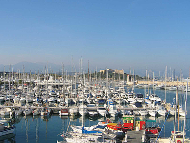 Hafen von Antibes, Französisch Sprachreisen für Erwachsene