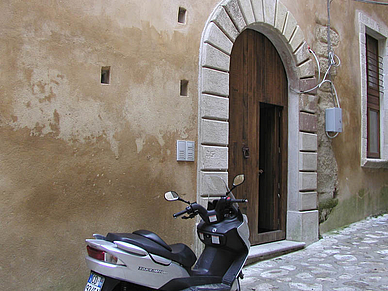 Eingang in Tropea, Italienisch Sprachreisen für Erwachsene