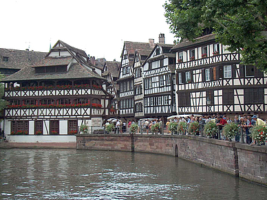 Bootstour durch die Altstadt von Straßburg, Französisch Sprachreisen für Erwachsene