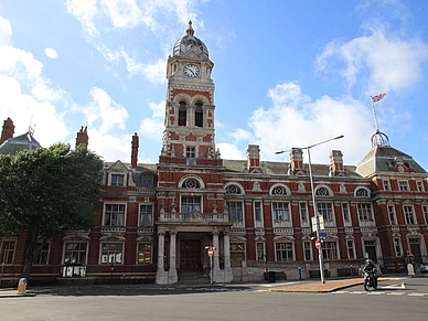 Town Hall Eastbourne, Englisch Sprachreisen für Erwachsene