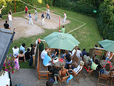 Pause im Garten, Englisch Sprachschule Torquay