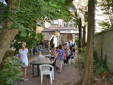 Garten der Schule, Sprachreisen nach Bordeaux für Erwachsene