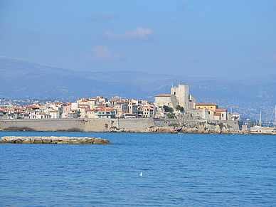 Blick auf Antibes, Französisch Sprachreisen für Erwachsene