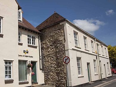 Eingang der Englisch Sprachschule in Oxford Wheatley