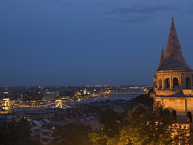 Budapest bei Nacht, Ungarisch Sprachreisen für Erwachsene