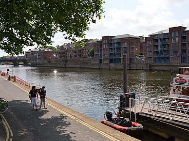 Flussufer York, Englisch Sprachreisen für Erwachsene