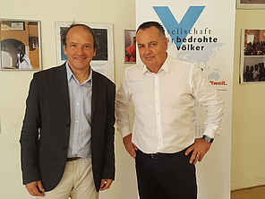 Joachim Pitsch von DIALOG (rechts) mit Ulrich Delius von der GfbV