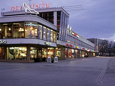 Einkaufsstraße, Finnisch Sprachreisen für Erwachsene